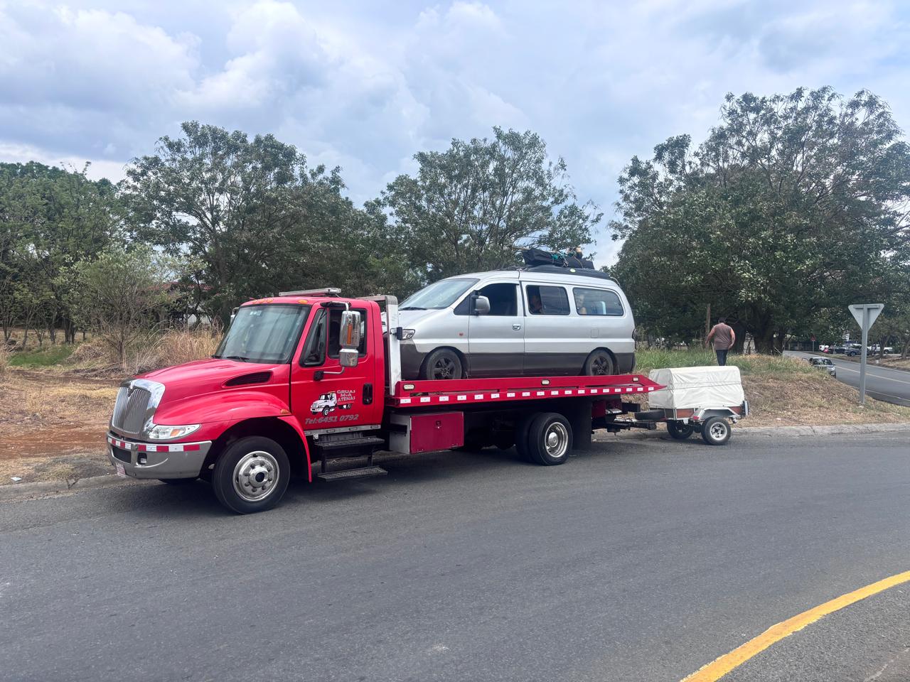 Rescate de vehículo en terreno difícil